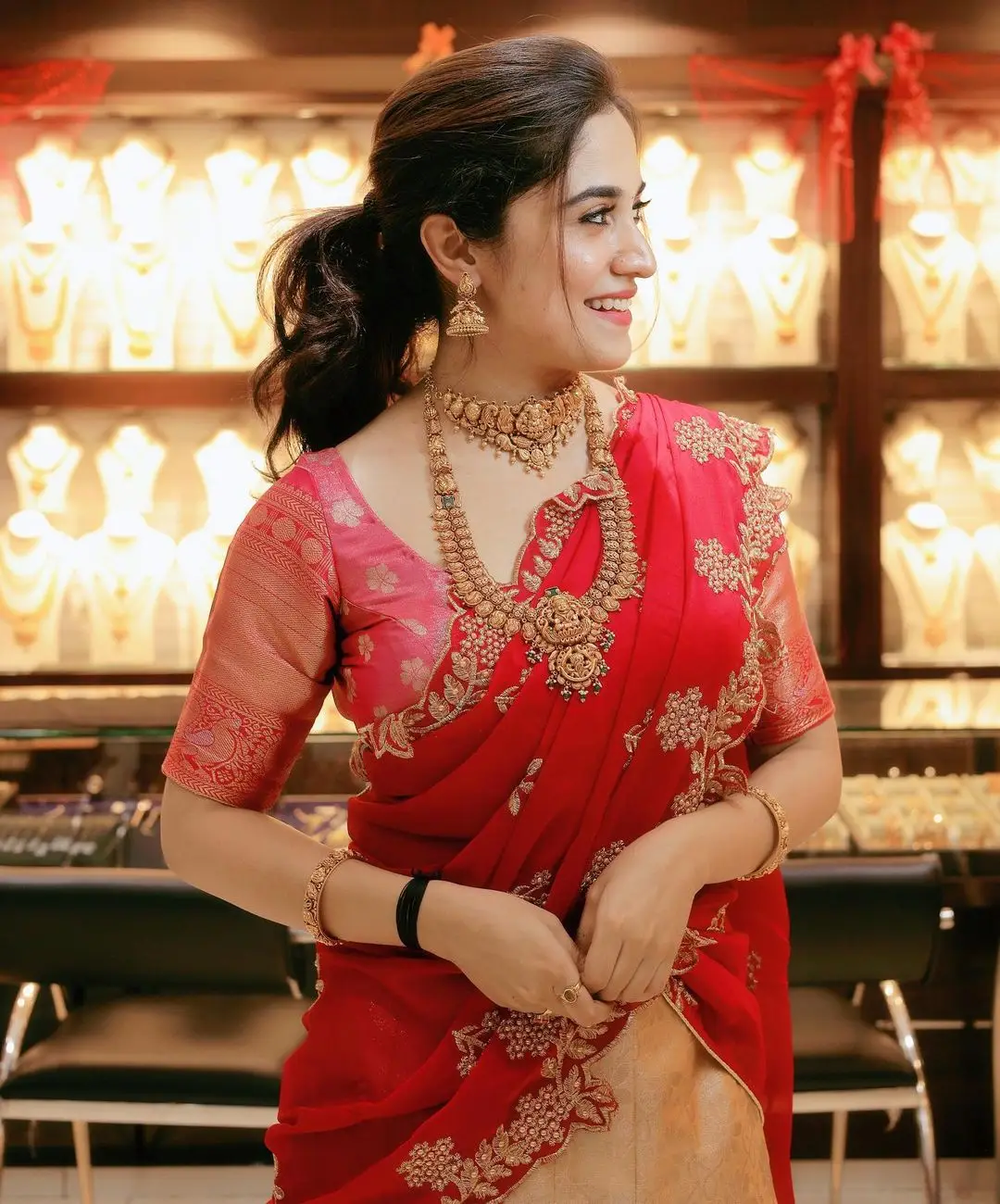 KANNADA ACTRESS RACHANA RAI IN RED LEHENGA CHOLI